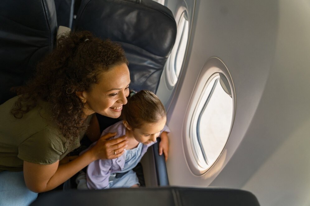 viajar de avião com crianças